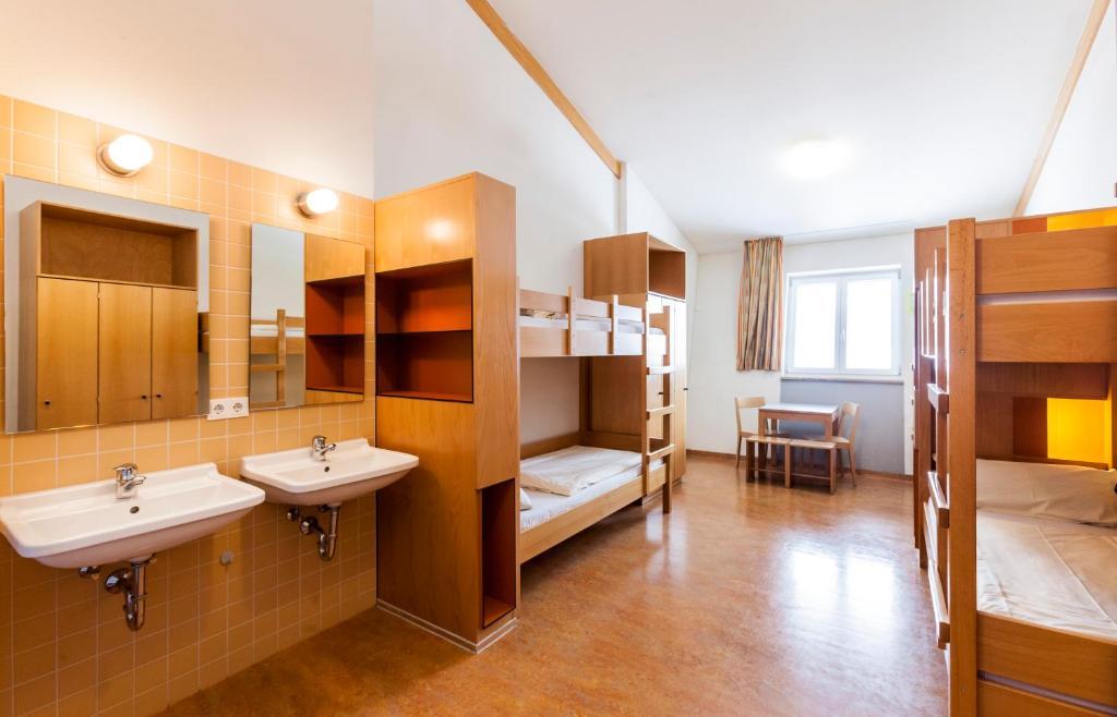 Jugendherberge Garmisch-Partenkirchen - Membership Required! Екстериор снимка